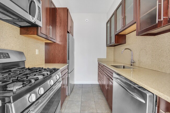 kitchen - 303 E 43rd St Unit 27B