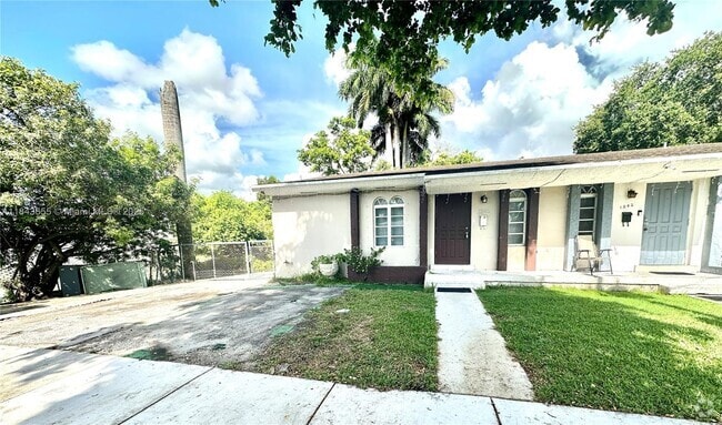 Building Photo - 1240 NW 31st Ave Rental