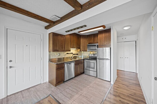 5544 E Lake Dr Unit a