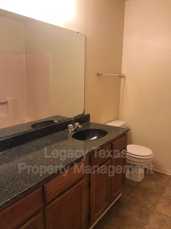 Photo - 1401 Courtney Pl