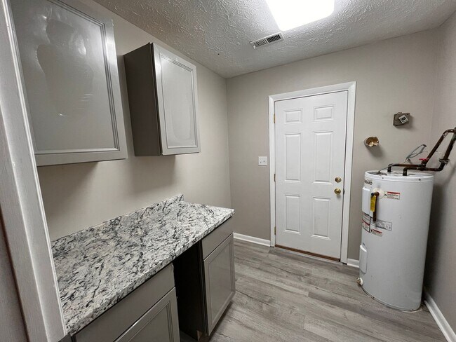 Photo - 2 bedroom duplex for rent - Available Now