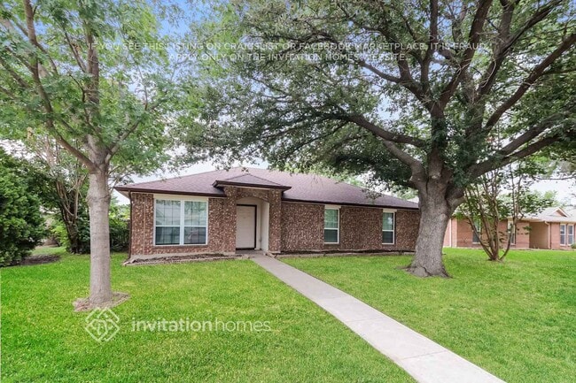 Photo - 611 Hanover Dr