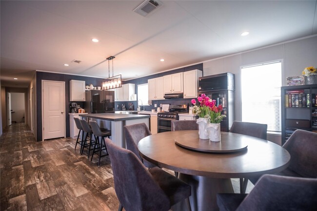 Photo - 5402 Five Oaks Dr