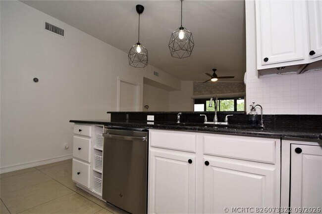 Photo - 514 Woodgate Cir
