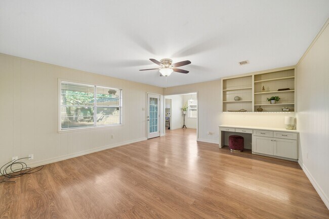 Photo - 2015 Greengrass Ct