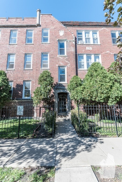 Building Photo - 3011 N Whipple St Unit 3