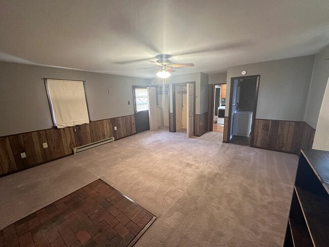 Photo - 909 Country Club Rd