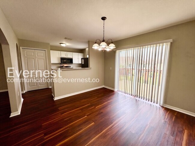 Photo - 3823 Exeter Ln