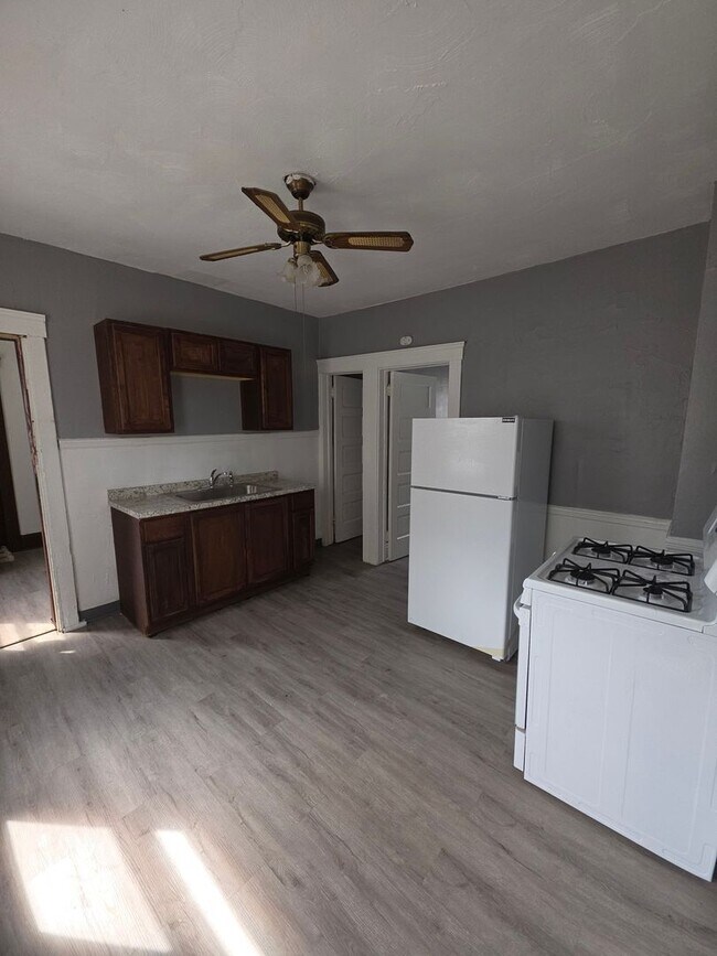 Photo - 3736 W 13th St Unit 3