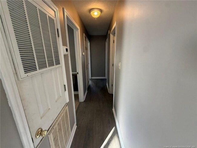 Photo - 2223 Carbine St