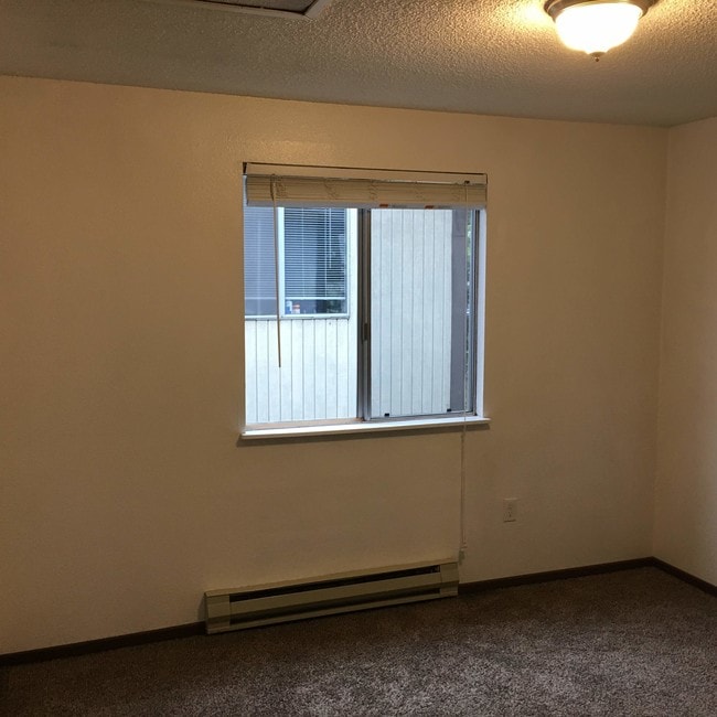 Bedroom 1 - 4225 SE 15th Ave Unit 4225