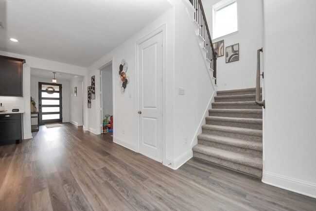 Photo - 10018 Knollwood Ln