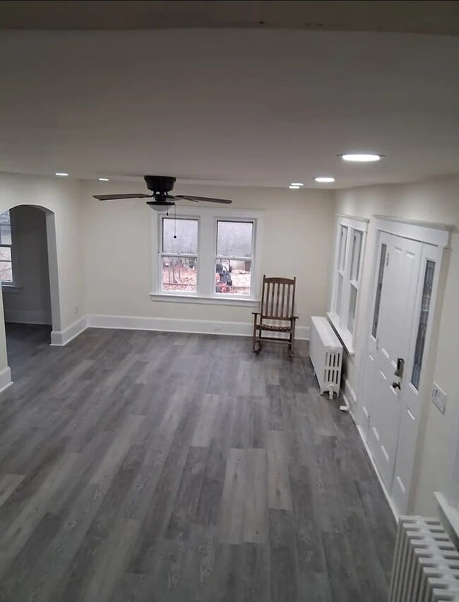 Photo - 213 W Quince St