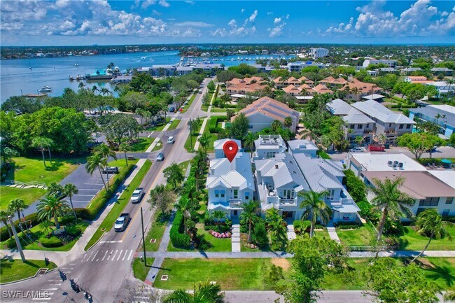 Photo - 888 10th Ave S