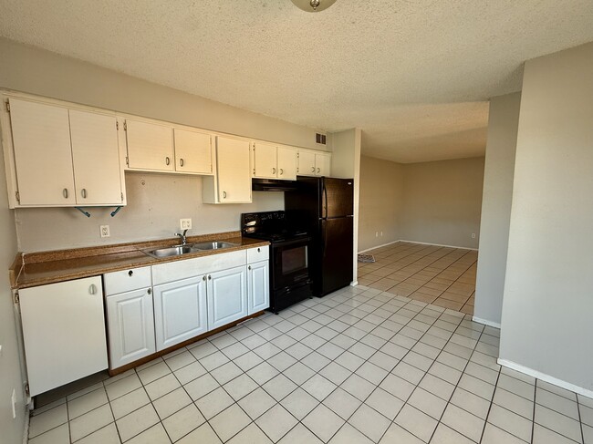 Photo - 723 Michigan Ct