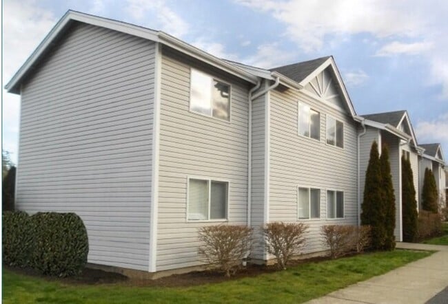 Building Photo - 445 Carter Ave