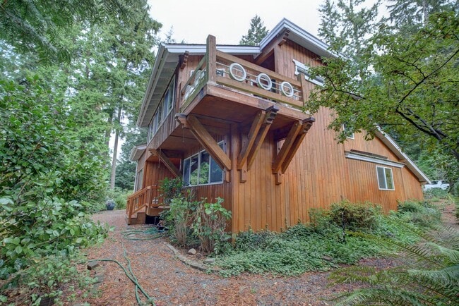 Photo - 3bd/2.5ba Edmonds Home