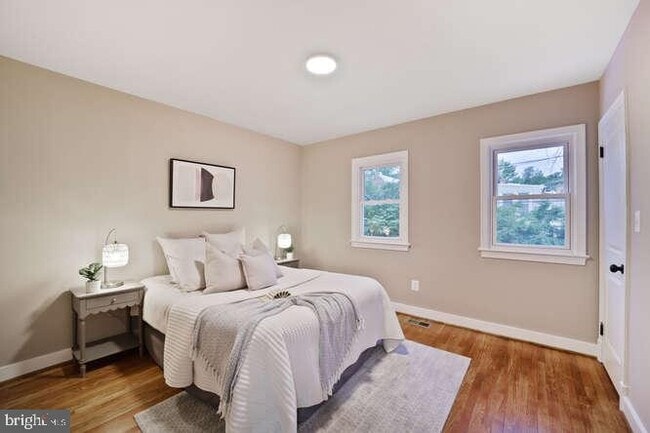 Photo - 1632 Ridge Pl SE