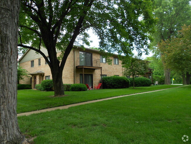 Building Photo - 1615 N Milwaukee Ave Unit 7A Rental