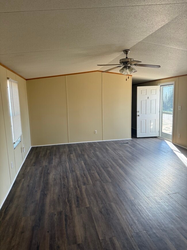 Photo - 2070 Krist Ln