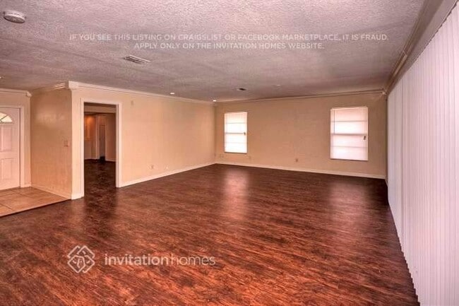 Photo - 520 Mahogany Dr