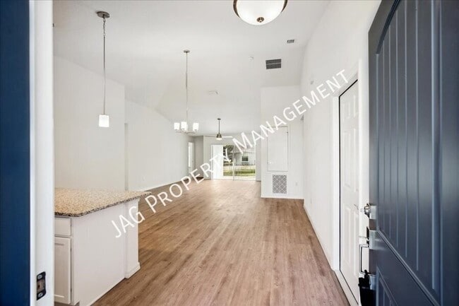 Photo - 845 Fulda Ave NW