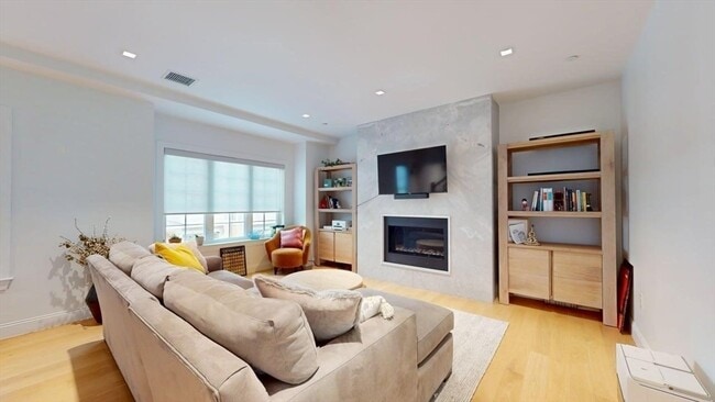 Photo - 21 Crowninshield Rd Unit 17