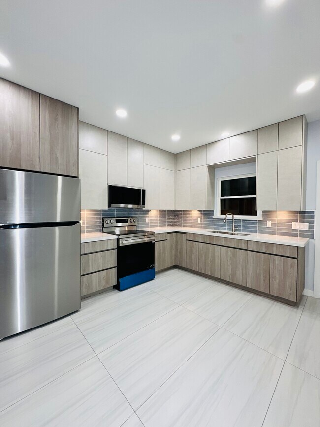 Kitchen - 11313 N 25th St