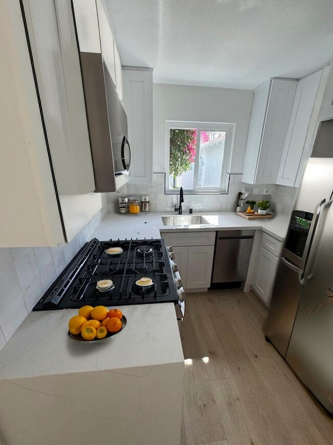 Photo - 605 N Claudina St