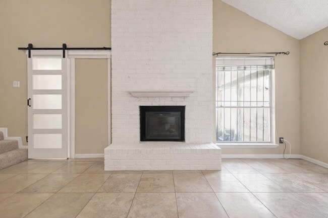 Photo - 11331 Oakcenter Dr