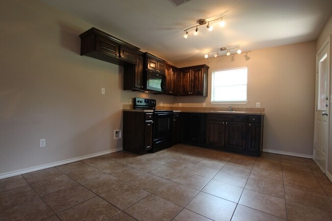 Photo - Coming Soon: 2 Bedroom Duplex for Rent in Lindale! Unit 16016 FM 16 W