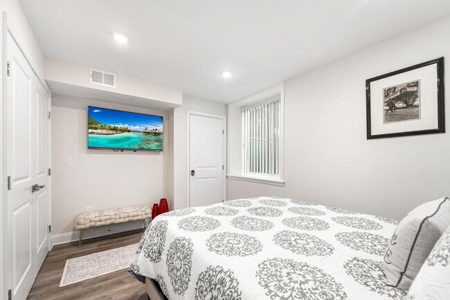 Photo - 2341 N College Ave