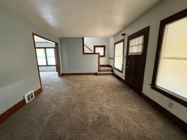 Photo - 1172 McKinley St NE