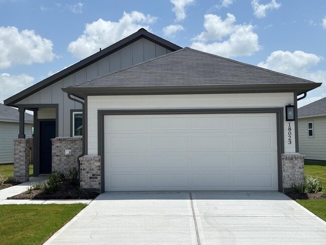 Building Photo - 18023 Lasso Mls Dr