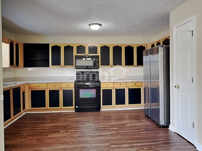 Photo - 227 Starlyn Dr