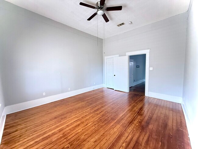 Photo - 429 E Carson St