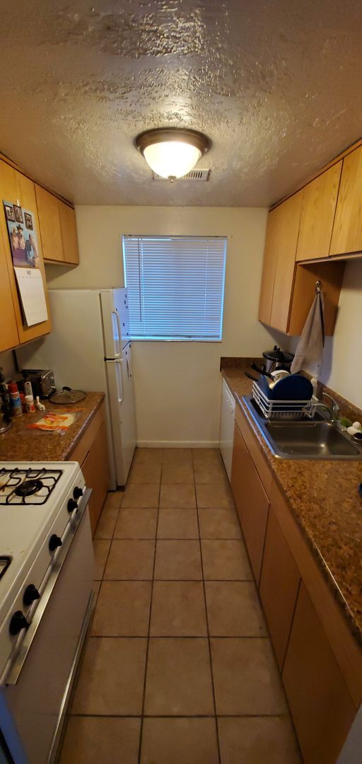 Building Photo - Contract Sale! 1 bed, 1 bath apartment south of BYU Unit 112