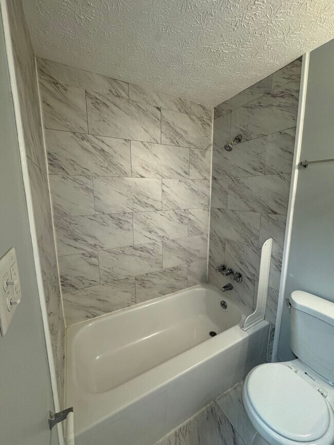 Photo - Hamburg Heights