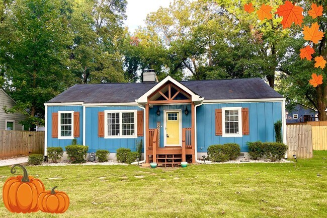 Building Photo - Welcome to this stunning 3-bedroom, 2-bath...