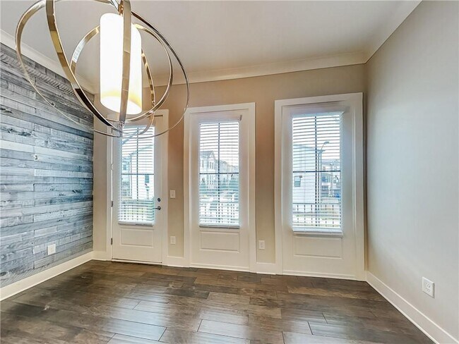 Photo - 2038 Rockledge Rd NE