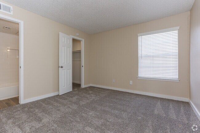1BR, 1BA - 680SF - Bedroom