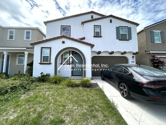 Photo - Beautiful 4 bedroom 3.5 bathroom home