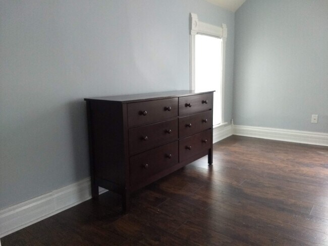 Photo - 412 W Washington St