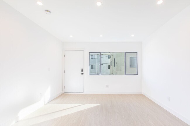 Photo - 6133 Eleanor Ave