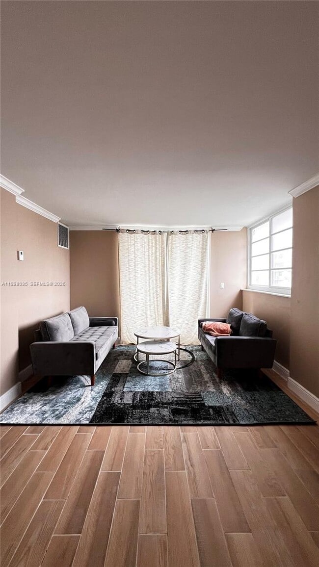 Photo - 1750 James Ave Unidad 5G