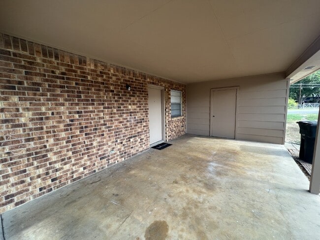 Photo - Adorable 2-Bedroom Duplex Just Minutes fro...