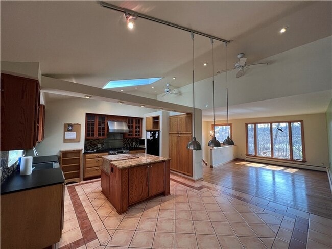 Photo - 340 Campbell Rd