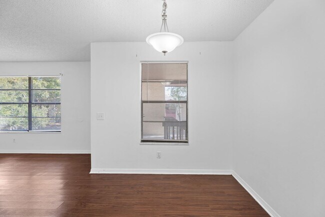 Photo - 476 Lombard St Unit 2D