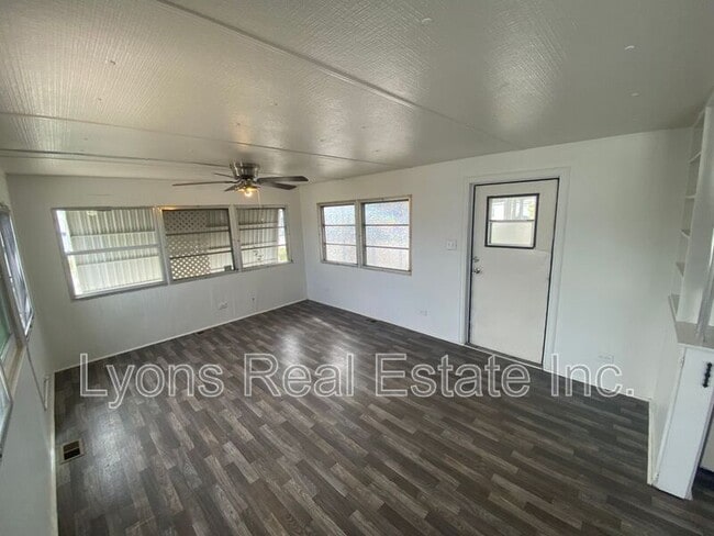 Photo - 139 Amber Ave