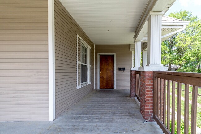 Photo - Large Centrally Located Home for Rent!